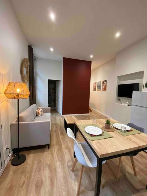 Entier-clim-100%equipe-hypercentre-balcon Apartment *