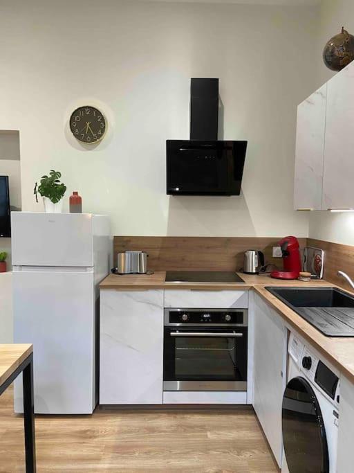 Apartment Entier-clim-100%equipe-hypercentre-balcon
